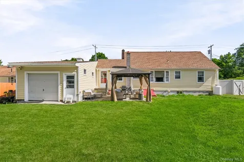 13 Calmer Place Hyde Park NY 12538