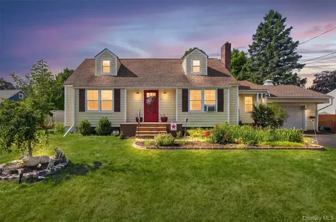 13 Calmer Place Hyde Park NY 12538