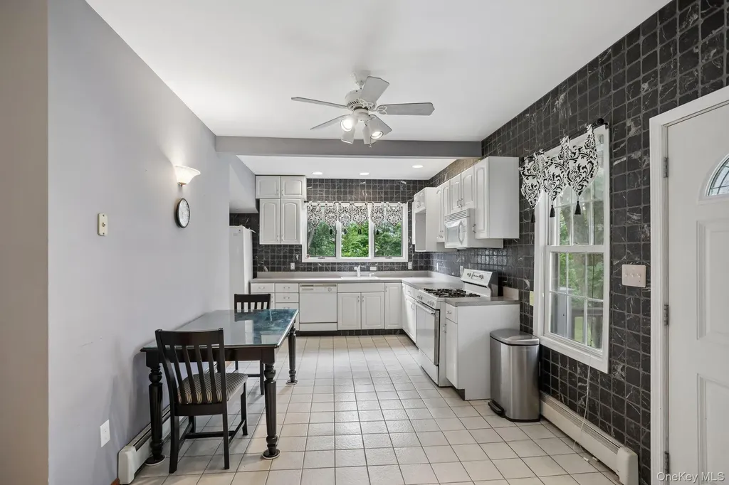 8 Sunset Heights Monroe NY 10950