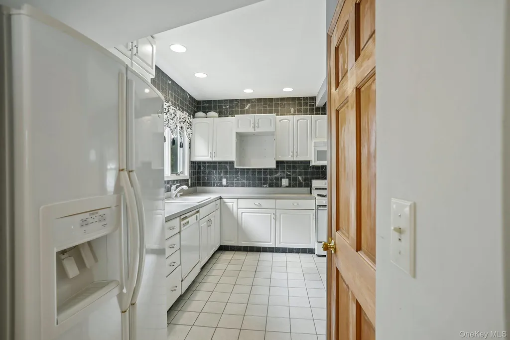 8 Sunset Heights Monroe NY 10950