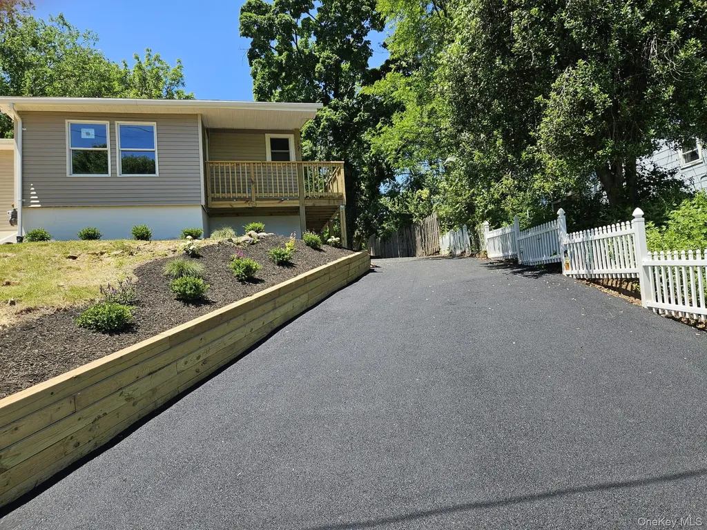 19 Dykes Park Road Nanuet NY 10954