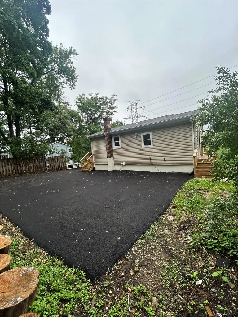 19 Dykes Park Road Nanuet NY 10954