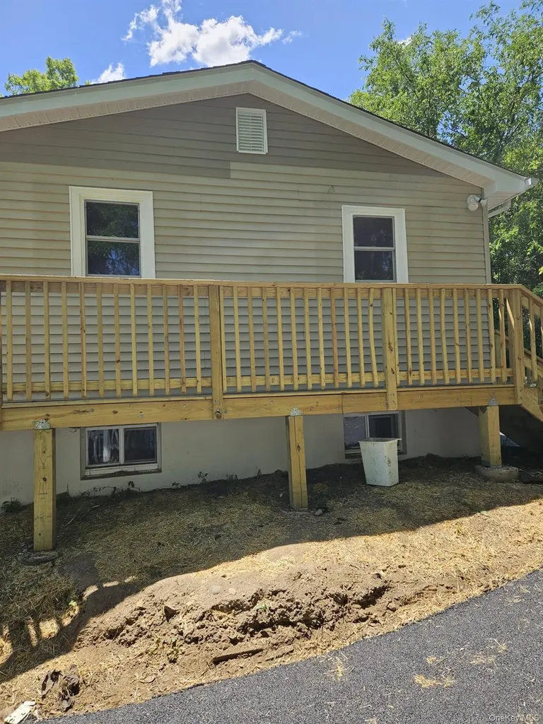 19 Dykes Park Road Nanuet NY 10954