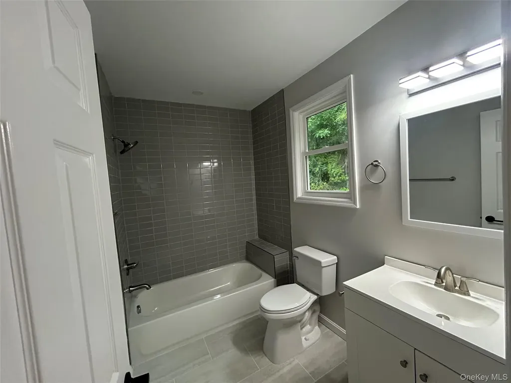 19 Dykes Park Road Nanuet NY 10954