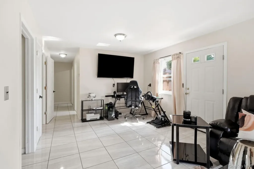 10 Carman Boulevard Massapequa NY 11758