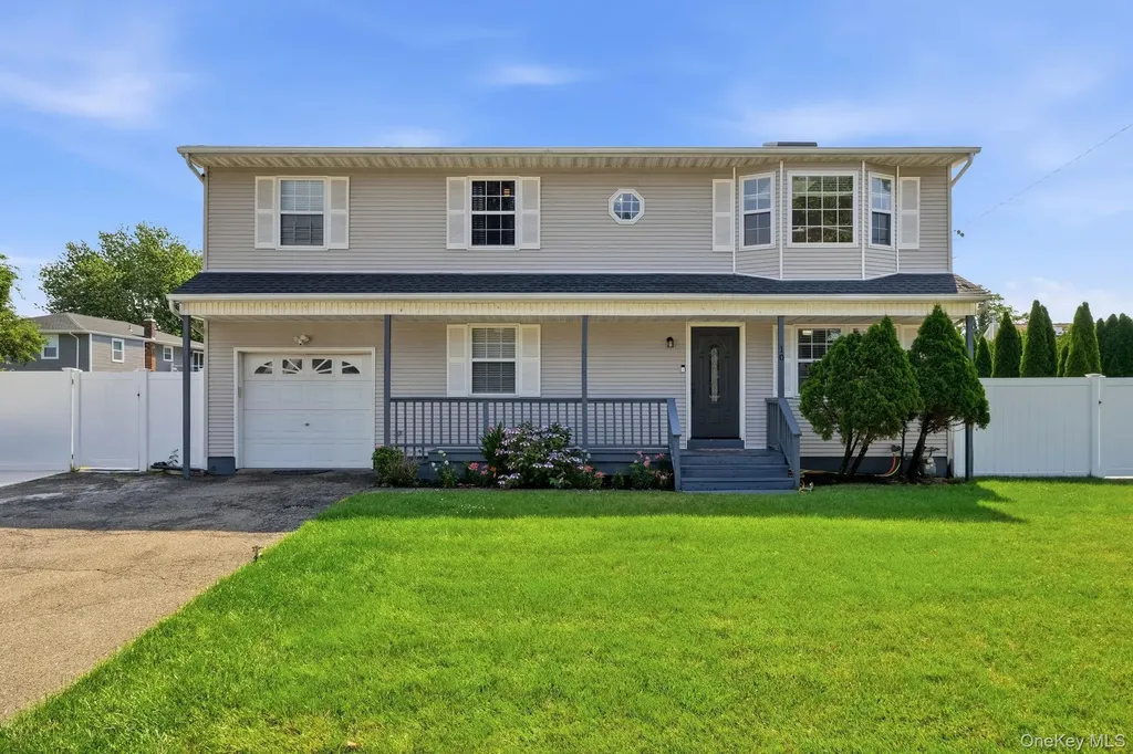 10 Carman Boulevard Massapequa NY 11758
