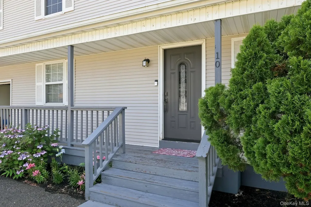 10 Carman Boulevard Massapequa NY 11758