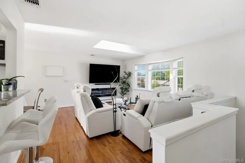 10 Carman Boulevard Massapequa NY 11758