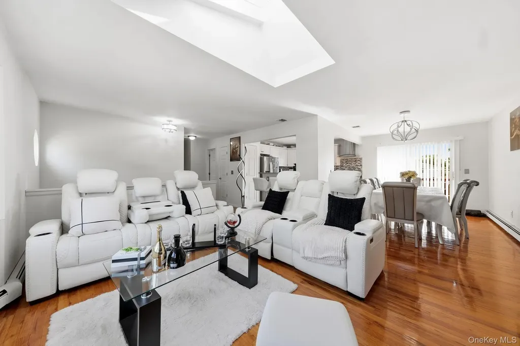 10 Carman Boulevard Massapequa NY 11758