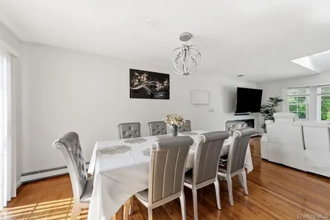 10 Carman Boulevard Massapequa NY 11758