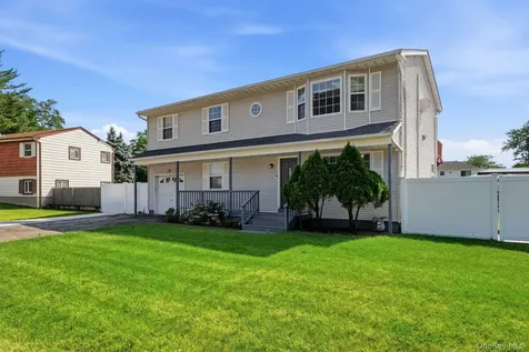 10 Carman Boulevard Massapequa NY 11758