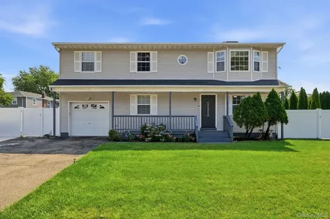 10 Carman Boulevard Massapequa NY 11758