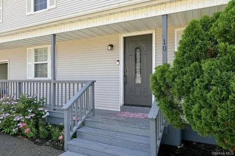 10 Carman Boulevard Massapequa NY 11758