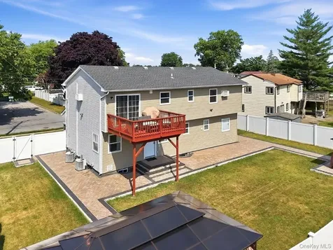 10 Carman Boulevard Massapequa NY 11758