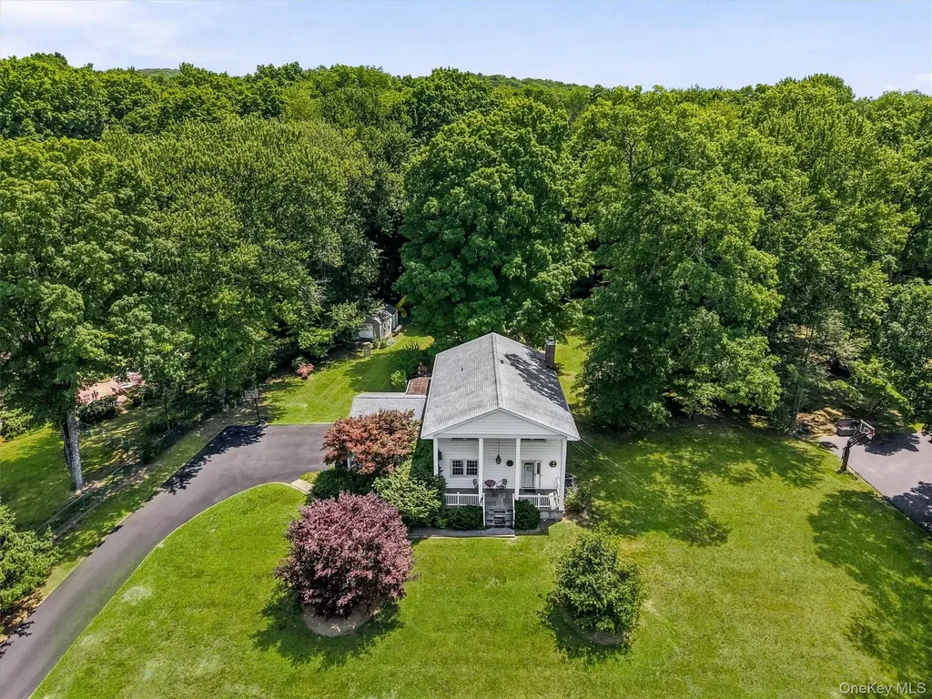 19 Lincoln Road Putnam Valley NY 10579