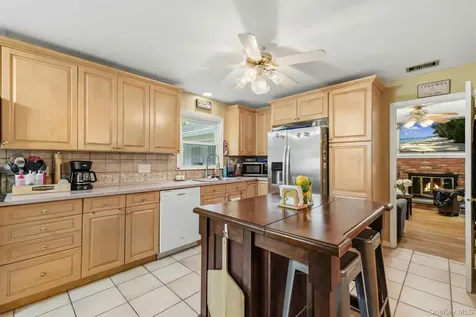 19 Lincoln Road Putnam Valley NY 10579