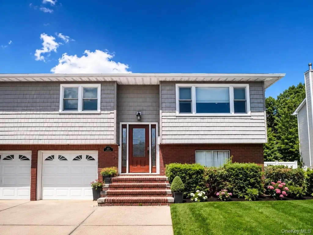120 42nd Street Lindenhurst NY 11757