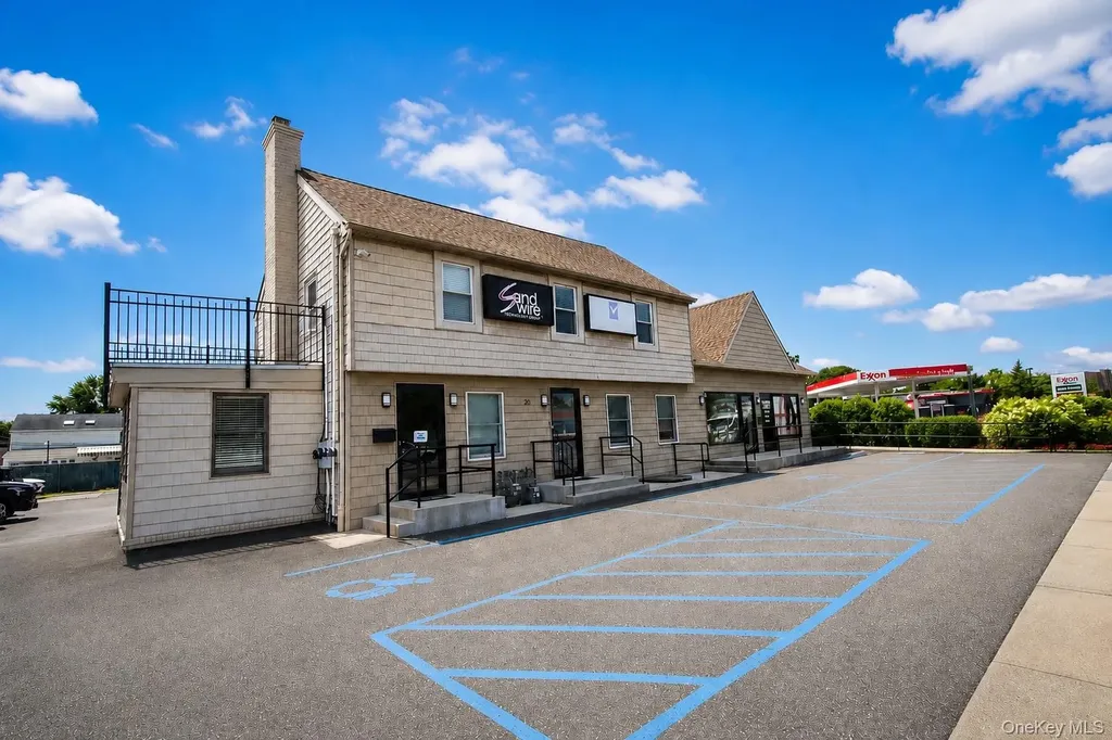 18-20 Hempstead Turnpike Farmingdale NY 11735