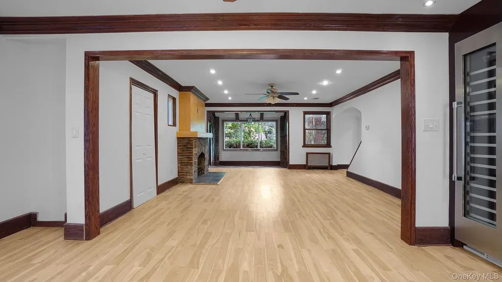 22 Parkwold Drive E Valley Stream NY 11580