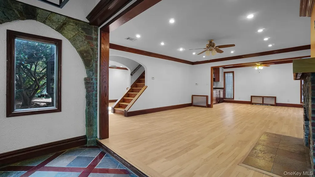 22 Parkwold Drive E Valley Stream NY 11580