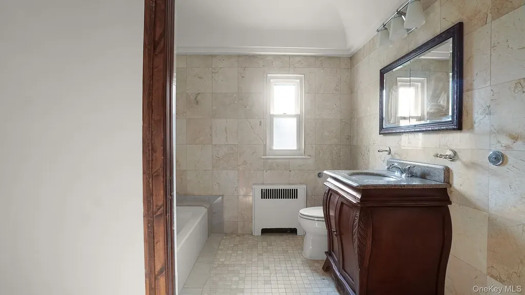 22 Parkwold Drive E Valley Stream NY 11580
