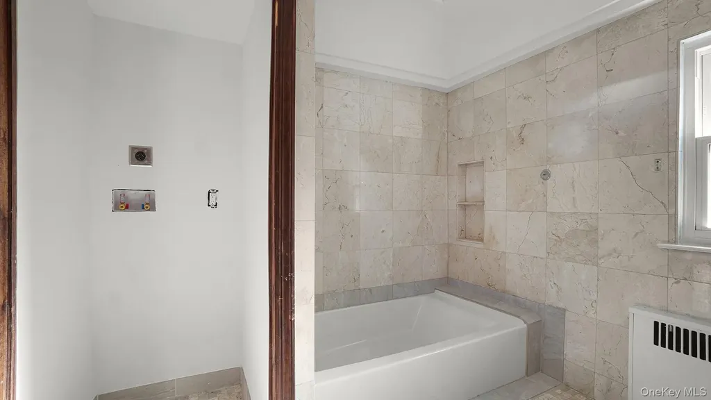 22 Parkwold Drive E Valley Stream NY 11580