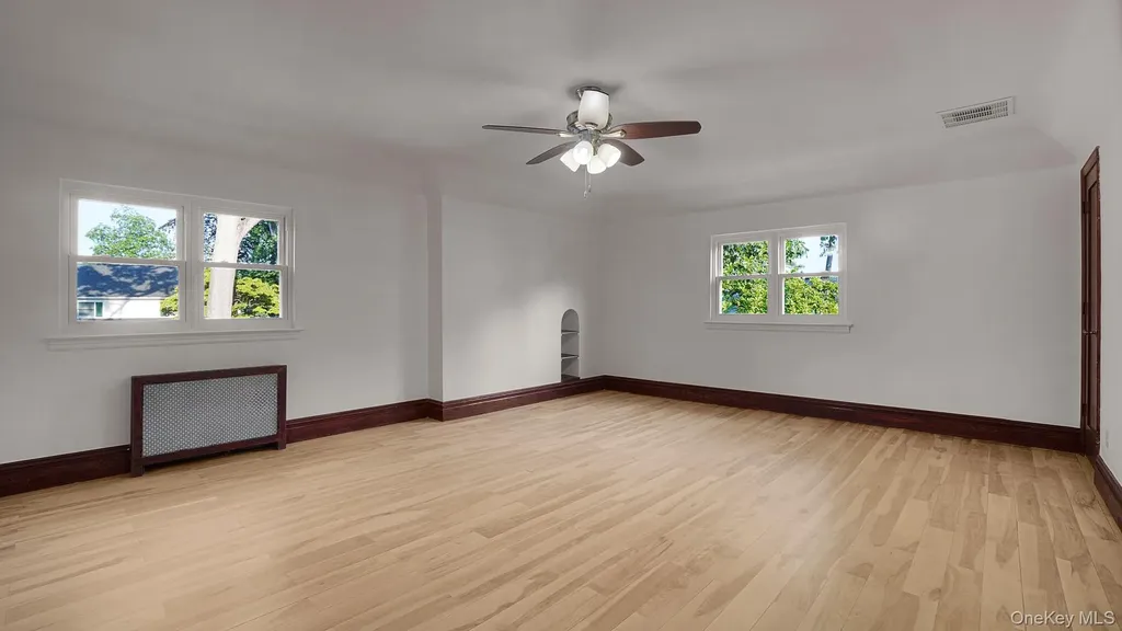 22 Parkwold Drive E Valley Stream NY 11580