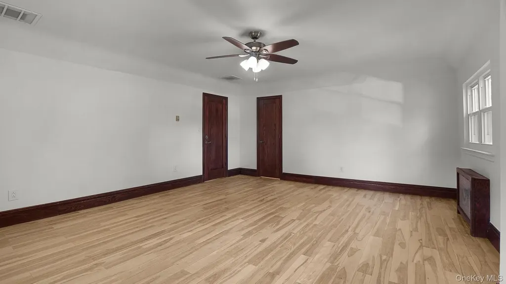 22 Parkwold Drive E Valley Stream NY 11580