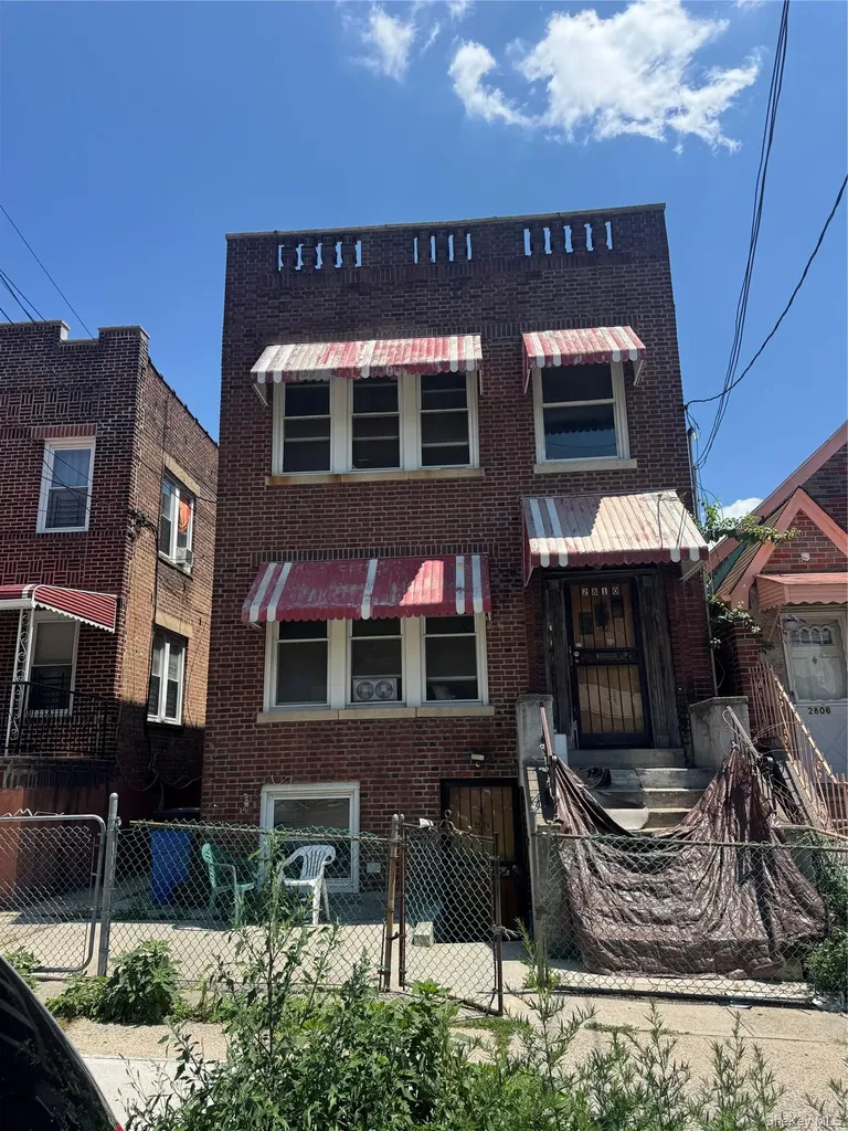 2810 Sexton Place Bronx NY 10469