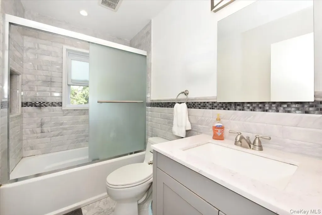 2 Ford Drive W Massapequa NY 11758
