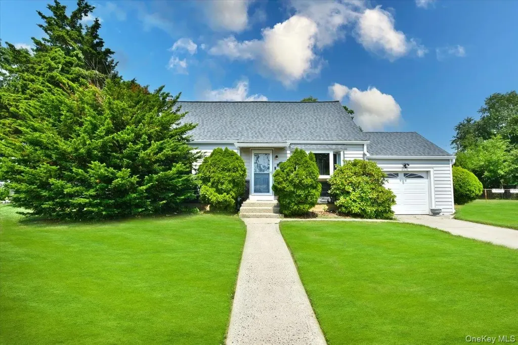 2 Ford Drive W Massapequa NY 11758