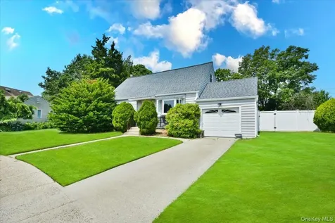 2 Ford Drive W Massapequa NY 11758
