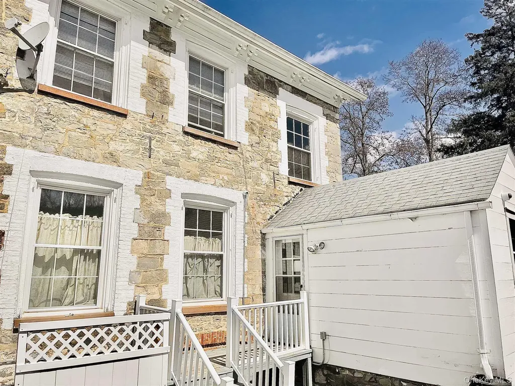 1612 Main Street Pleasant Valley NY 12569