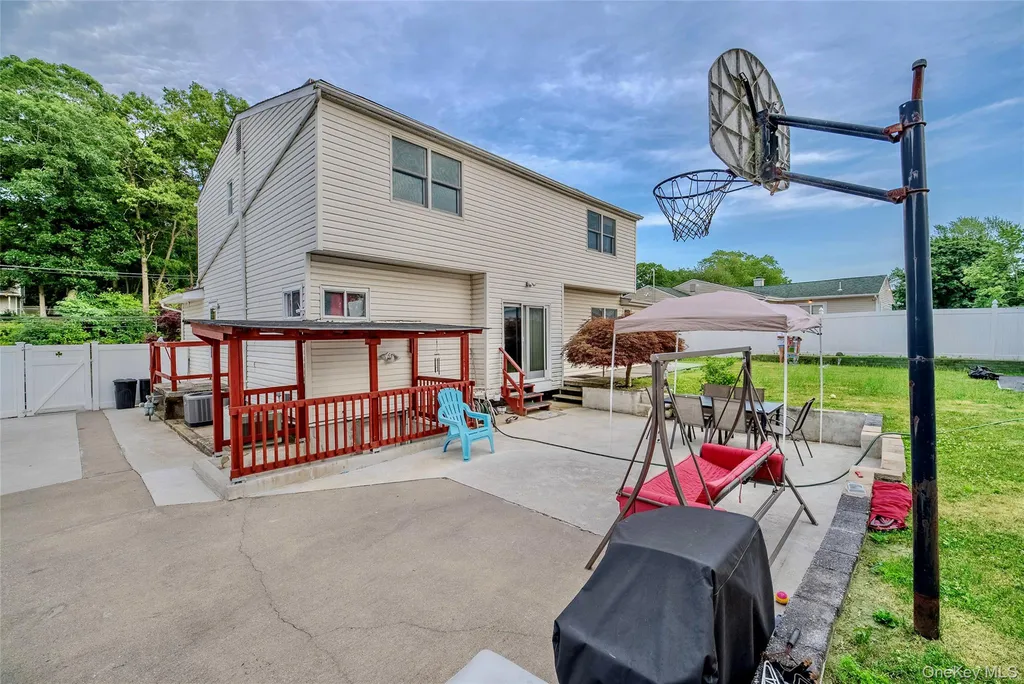 44 S Howell Avenue Farmingville NY 11738