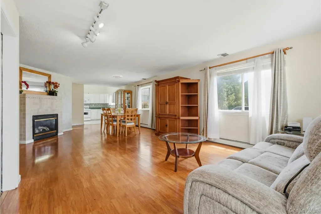 400 Plover Court New Windsor NY 12553