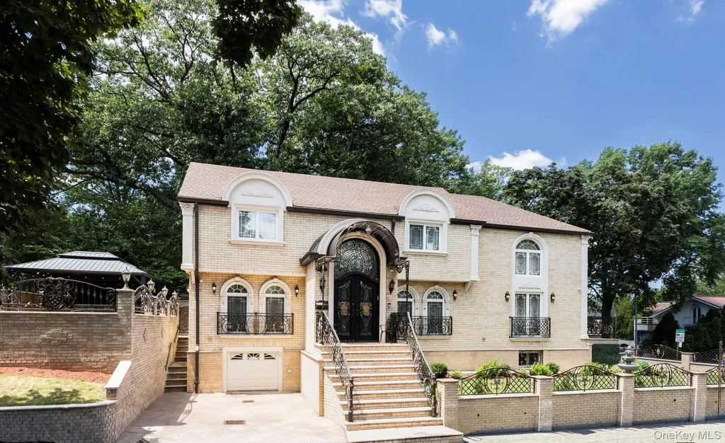 82-20 141st Street Briarwood NY 11435
