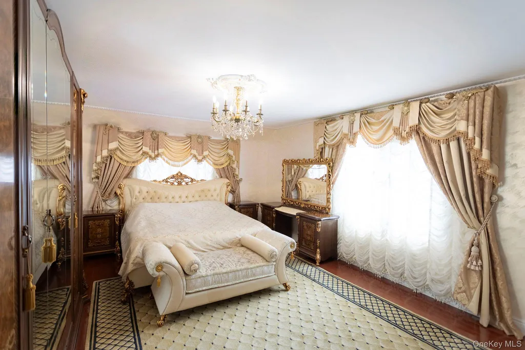 82-20 141st Street Briarwood NY 11435