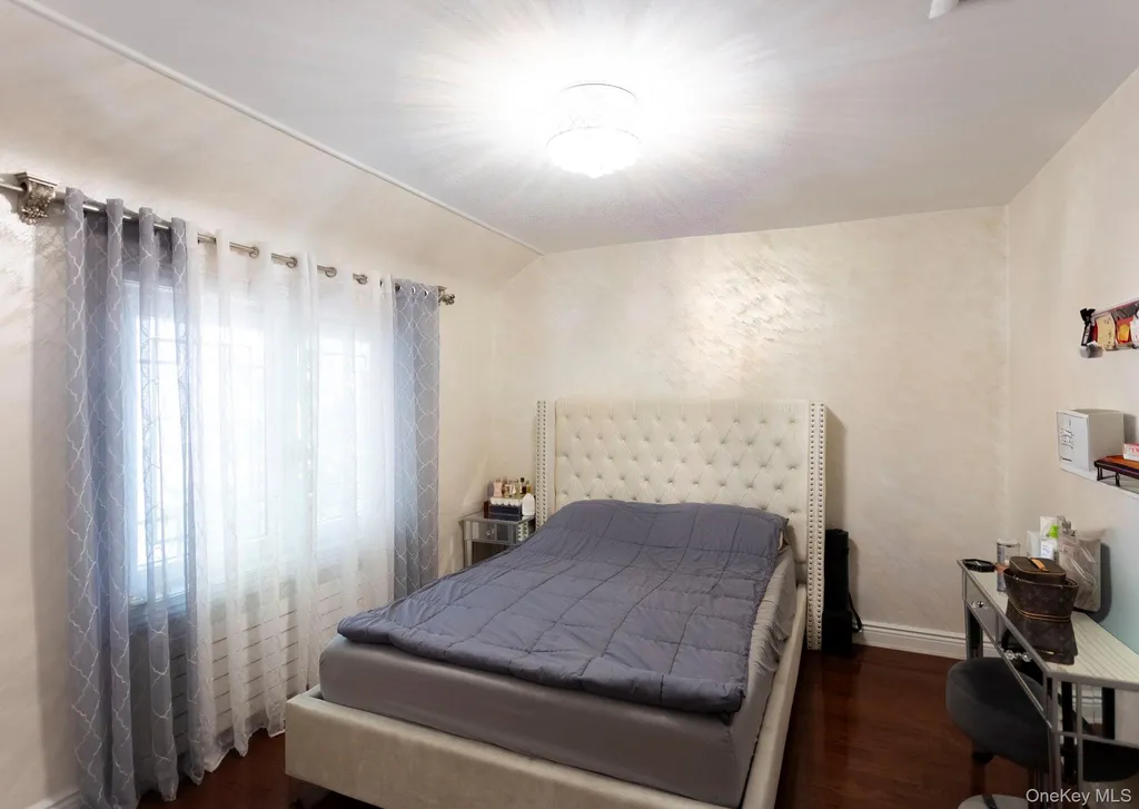 82-20 141st Street Briarwood NY 11435