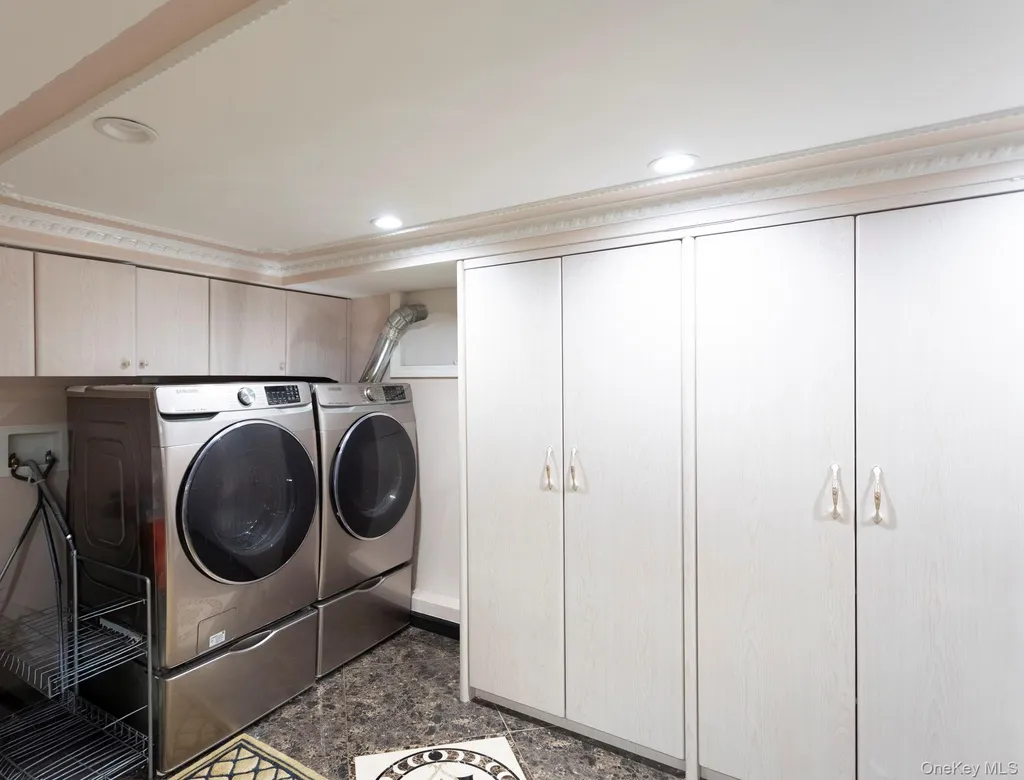 82-20 141st Street Briarwood NY 11435