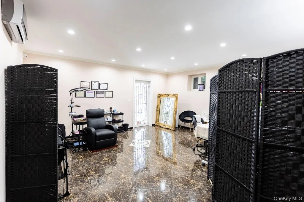 82-20 141st Street Briarwood NY 11435