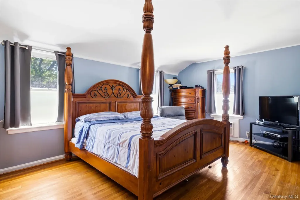 112 Nassau Street Elmont NY 11003