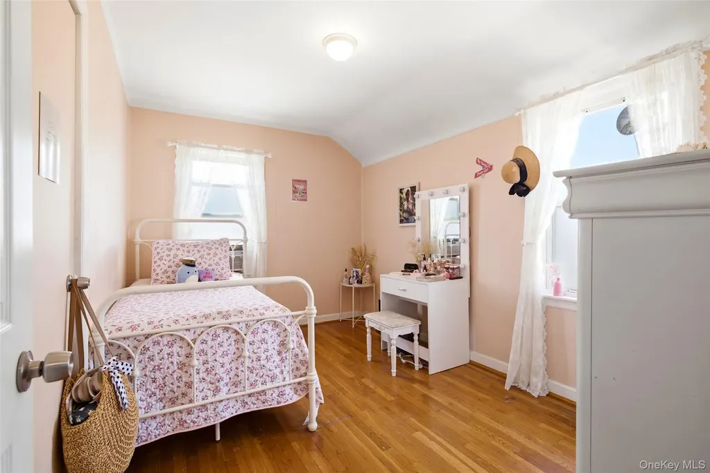 112 Nassau Street Elmont NY 11003