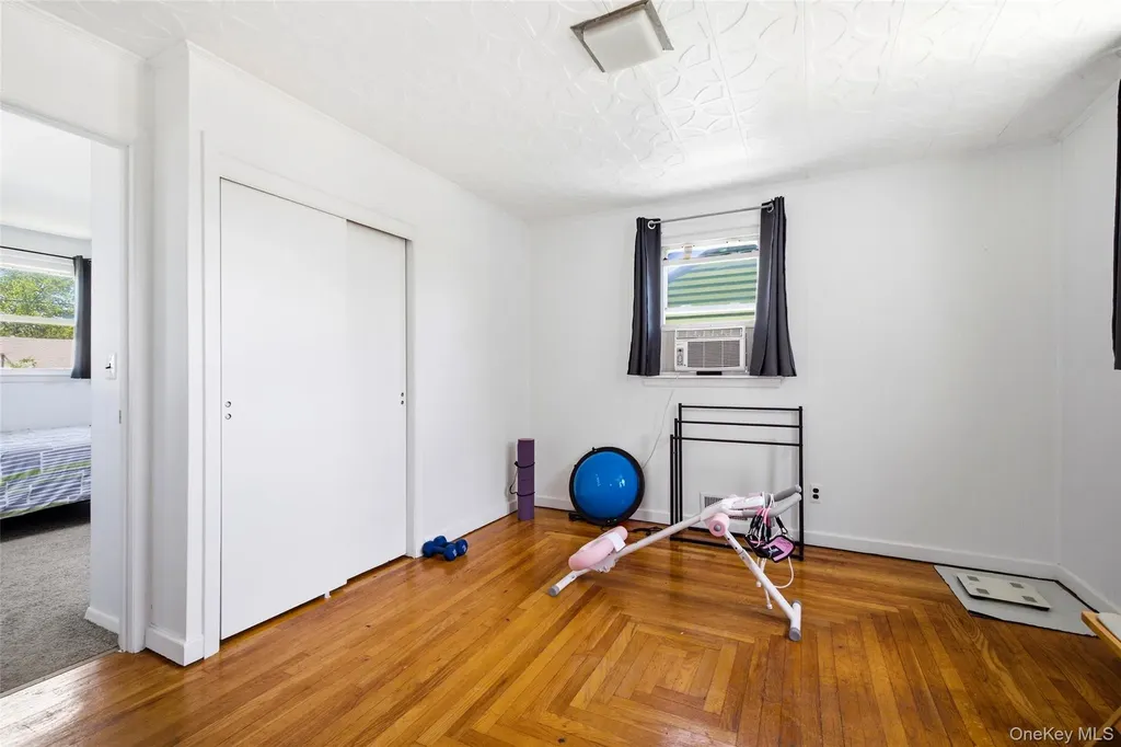 112 Nassau Street Elmont NY 11003