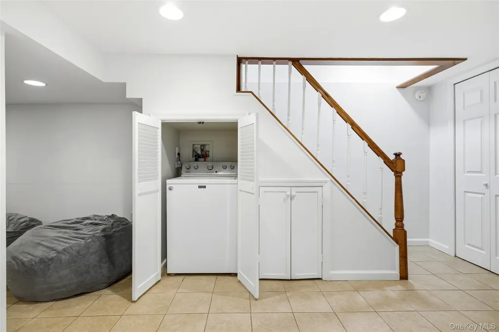 112 Nassau Street Elmont NY 11003