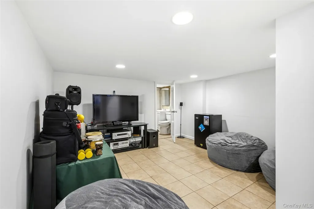 112 Nassau Street Elmont NY 11003