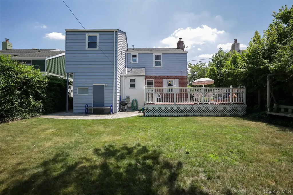 112 Nassau Street Elmont NY 11003