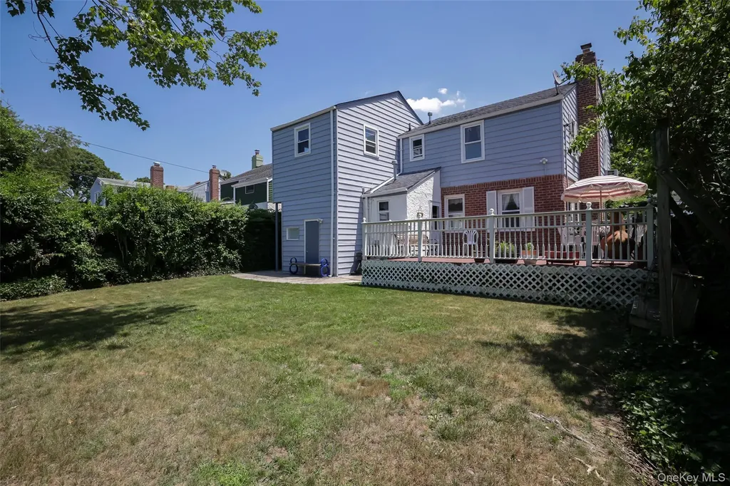 112 Nassau Street Elmont NY 11003