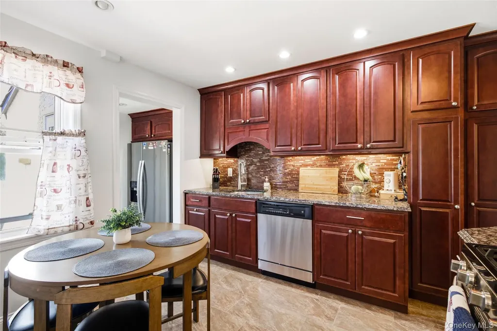112 Nassau Street Elmont NY 11003