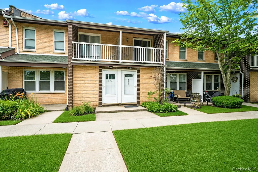 282 Artist Lake Drive Middle Island NY 11953