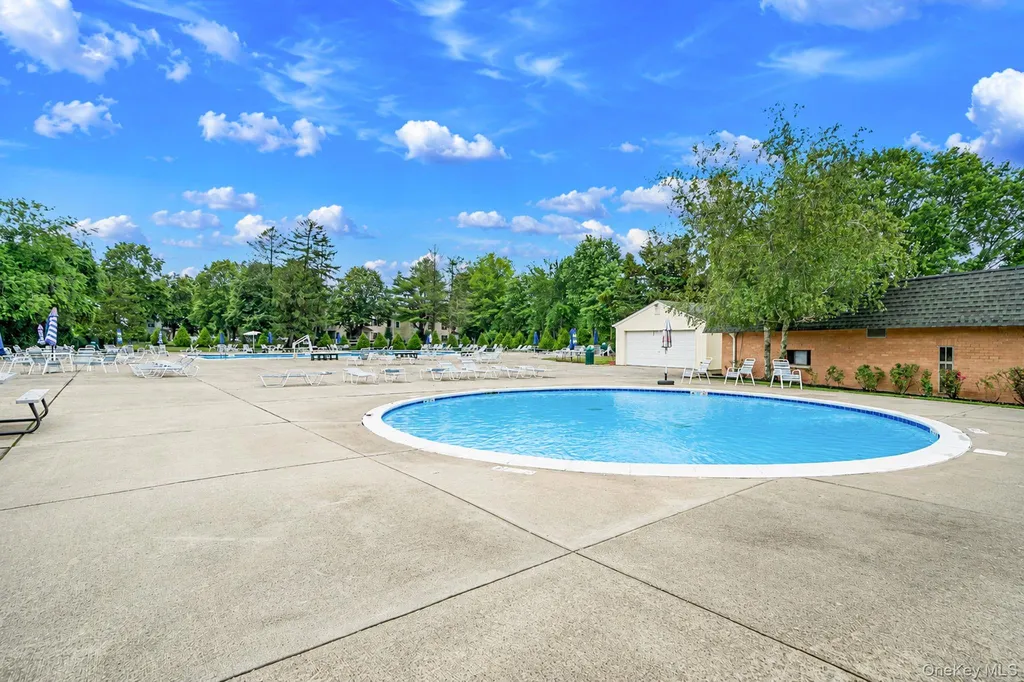 282 Artist Lake Drive Middle Island NY 11953